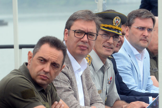 Вучић: Странци нудили паре противницима Српске листе за кандидатуру